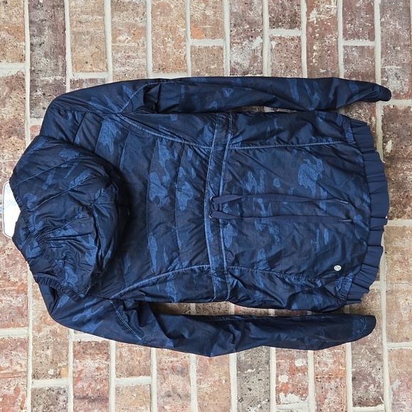 Lululemon Spring Fling Puffy Windbreaker Size 4 - Picture 7 of 9
